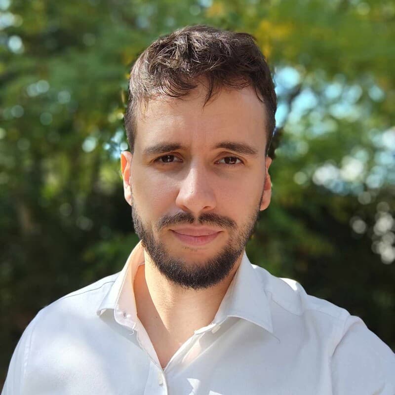 Alex — Cofondateur, ingénieur logiciel IA pour les cliniques et vétérinaires itinérants